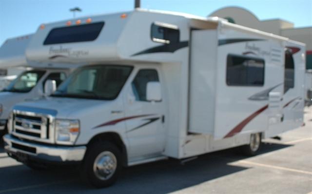 Used 2009 Coachmen Freedom Express 26SO Class C For Sale